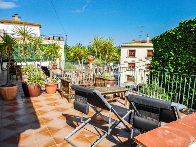 Manor house from 17th century converted into a hotel in Alt Empordà