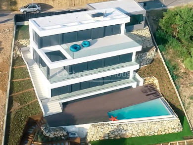 Moderna casa de alto standing de nueva construcción en venta en Begur