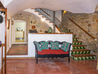 Renovated townhouse for sale in Begur, in a quietl location only 3 min on foot to the church square