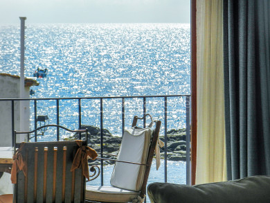 Spectacular front line sea view apartment for sale in Calella