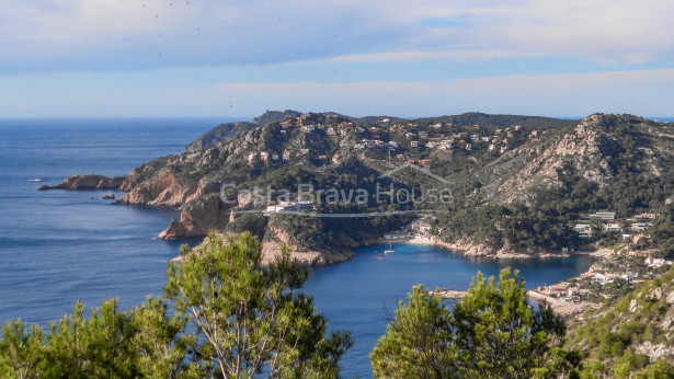 Terreno de 6 ha. con impresionante panorámica en venta en Begur