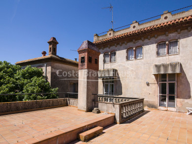 Exclusiva villa modernista en venta en el centro de Palafrugell