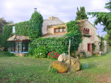 Masia del S. XV restaurada en venda a prop de Calella de Palafrugell