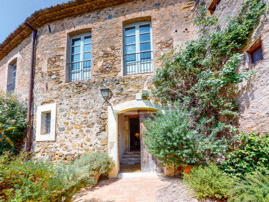 Propriété exclusive de style rustique à vendre à Cruilles, Baix Empordà