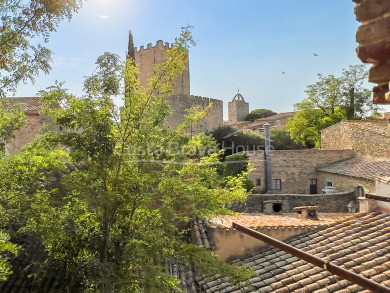 Casa de piedra en el centro de Peratallada, ideal para quien busca una antigua casa de pueblo para reformar