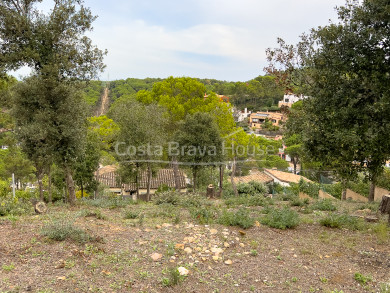 Plot in the urbanisation Residencial Begur, 2 min from the village and 5 min from all the beaches in the area