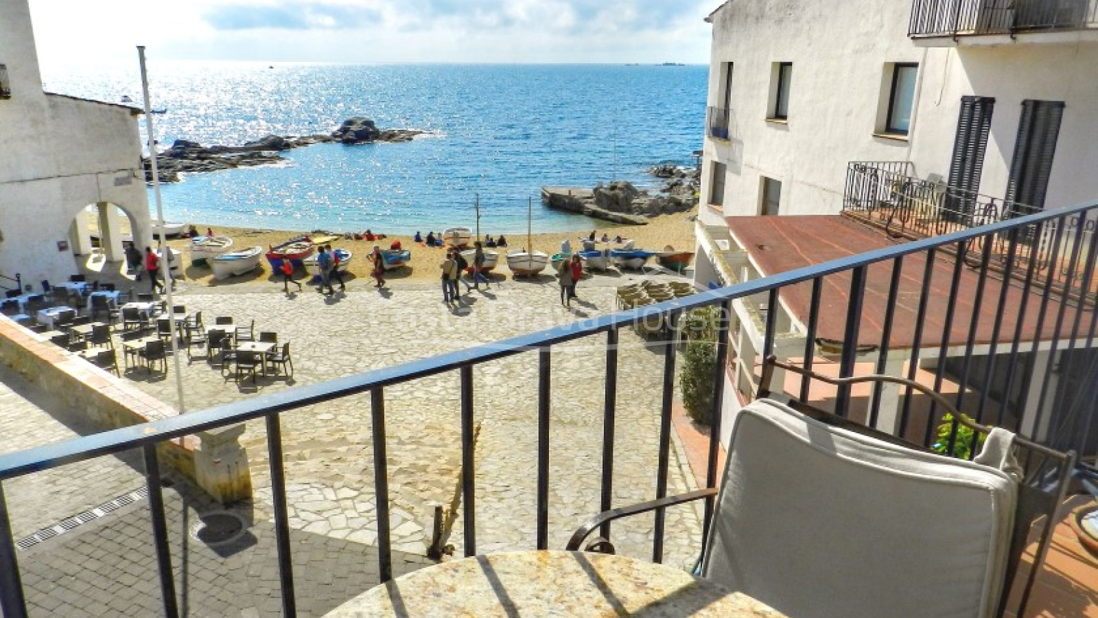 APARTMENT FOR SALE WITH SEA VIEWS