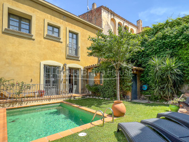 Maison de maître de 1900 restaurée à vendre à Palafrugell, à 5 minutes à pied du centre-ville.