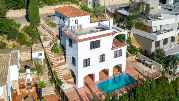 Casa mediterránea con vista mar en Begur Sa Riera