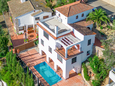 Exclusive property in Begur Sa Riera: Mediterranean design, pool, and charming panoramic views