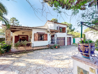 Rustic Mediterranean style house 5 minutes from Begur and its beaches, with garden and pool