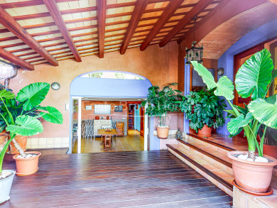 Maison mitoyenne d'angle avec jardin et grandes terrasses dans un emplacement exceptionnel sur la plage de La Fosca, Palamós