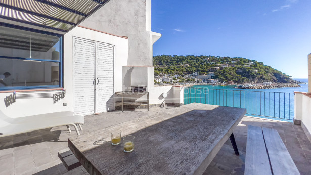 Maison à vendre à Llafranc avec vue sur la mer et accès direct à la plage