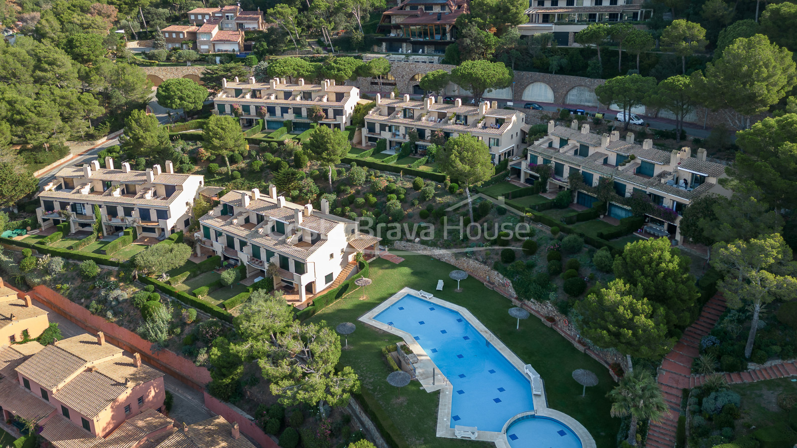 Casa a Llafranc amb vistes al mar i jardí privat