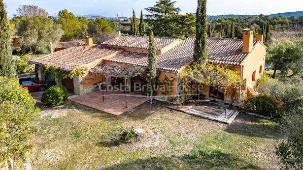 Propriété Rustique de Luxe à Cruilles, Baix Empordà