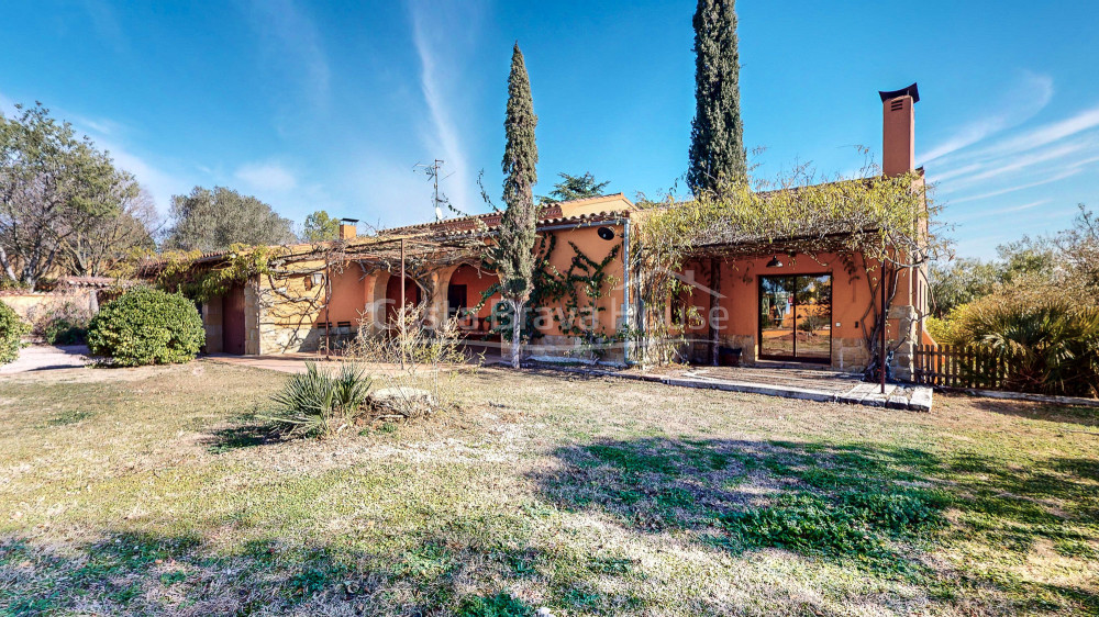 Finca Rústica de Lujo en Cruilles, Baix Empordà