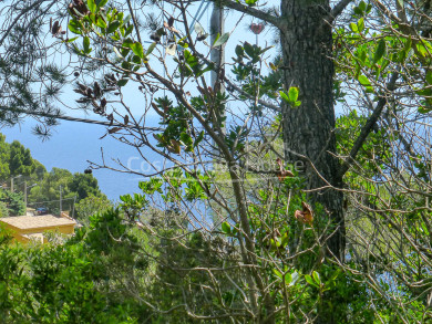 Terrain exclusif à vendre à Tamariu, Costa Brava : Vue sur la mer et la montagne