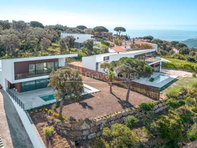 Vila exclusiva de disseny contemporani en venda a Mas Nou, Platja d'Aro - Luxe i boniques Vistes