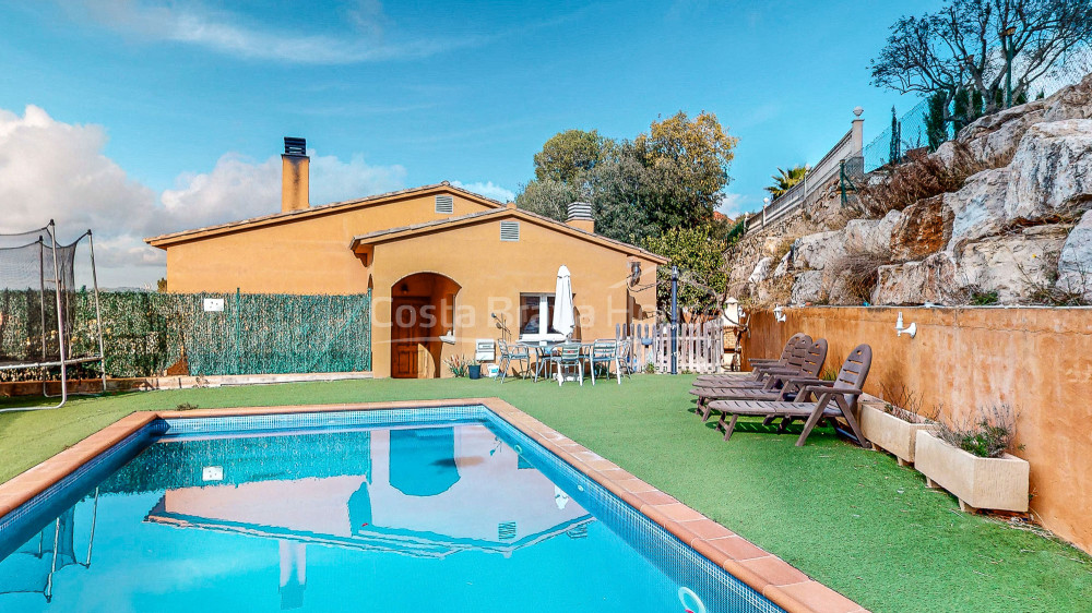 Casa en Venta en Esclanyà, Costa Brava con Piscina