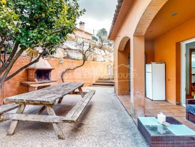 Pleasant detached house in Begur with garden and private pool  - For Sale