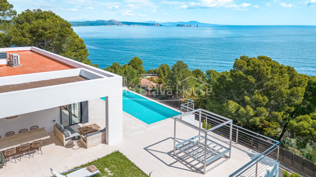 Contemporary villa in Begur with sea views and pool