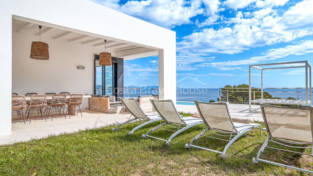 Villa contemporània a Begur amb vistes al mar i piscina