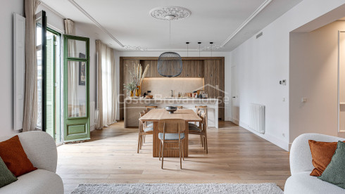 Renovated Modernist Penthouse Luxury Eixample Barcelona