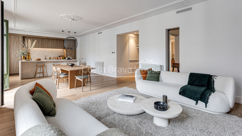 Penthouse Moderniste Rénové Luxe Eixample Barcelone