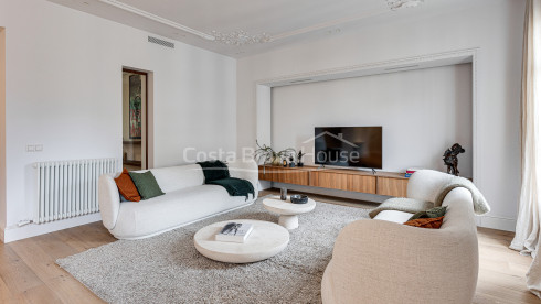 Renovated Modernist Penthouse Luxury Eixample Barcelona