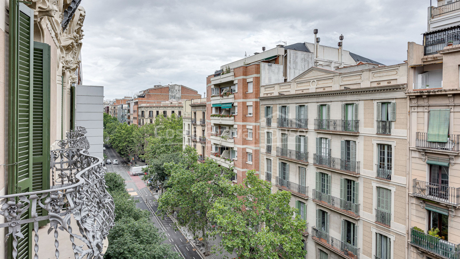 Penthouse Moderniste Rénové Luxe Eixample Barcelone