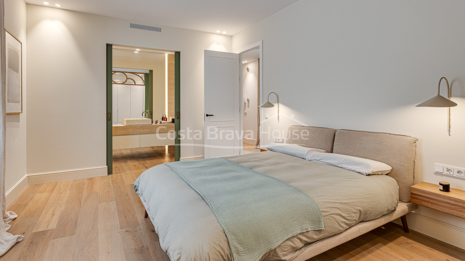 Renovated Modernist Penthouse Luxury Eixample Barcelona