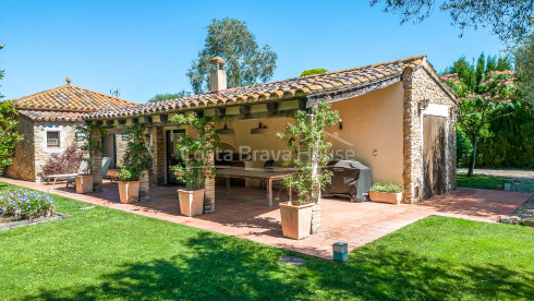 Maison de campagne Parlavà Baix Empordà Jardin et piscine