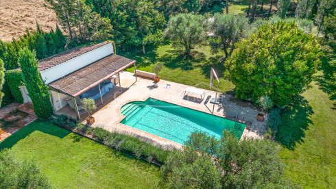 Casa de Campo Parlavà Baix Empordà Jardín y Piscina