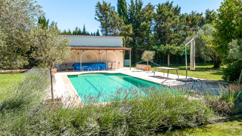 Casa de Campo Parlavà Baix Empordà Jardín y Piscina