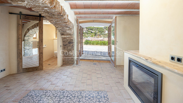 Casa primera línia platja reformada a Sa Riera, Begur, Costa Brava