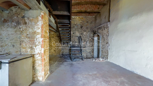 Stone house in Corçà Baix Empordà ideal for renovation