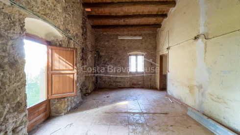 Casa de piedra en Corçà Baix Empordà ideal para reforma