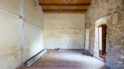 Casa de piedra en Corçà Baix Empordà ideal para reforma