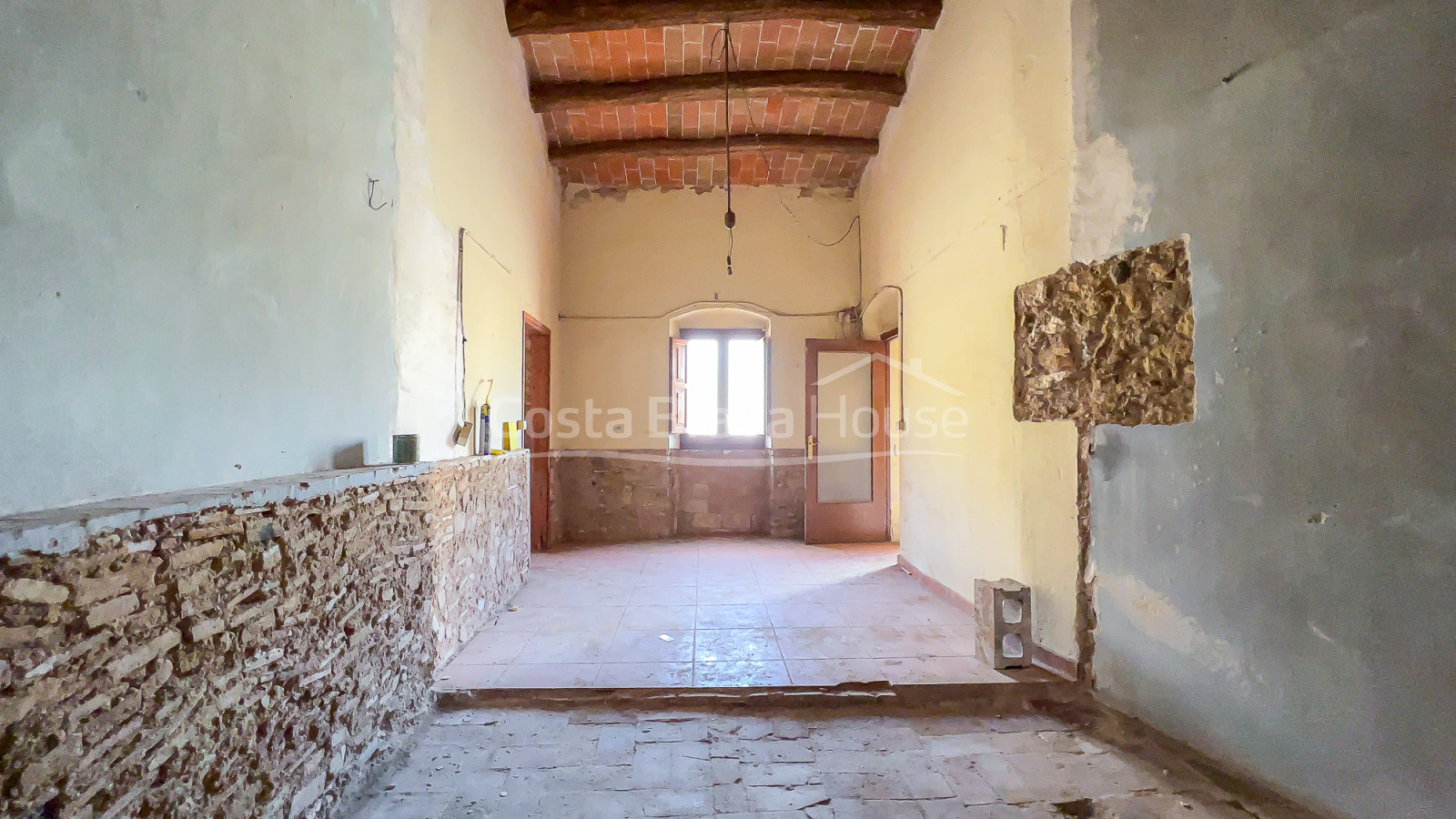 Maison en pierre à Corçà Baix Empordà idéale pour rénovation