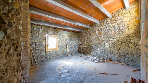 Maison en pierre à Corçà Baix Empordà idéale pour rénovation