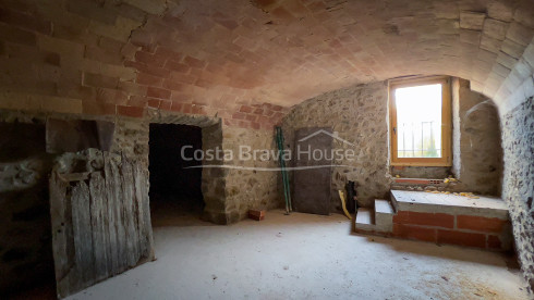 Maison en pierre à Corçà Baix Empordà idéale pour rénovation