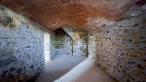 Casa de piedra en Corçà Baix Empordà ideal para reforma