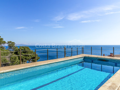 Maison méditerranéenne à Aiguafreda, Begur, avec une vue imprenable sur la mer et une piscine privée à vendre