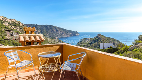 House with sea views in Begur Aiguablava