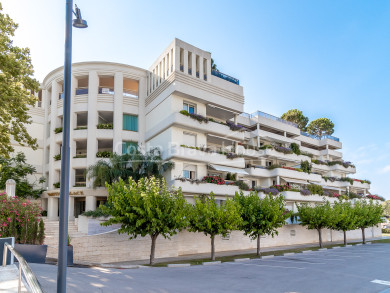 Magnífico apartamento de lujo en venta en Port d'Aro, Playa de Aro con vistas a los canales y piscina