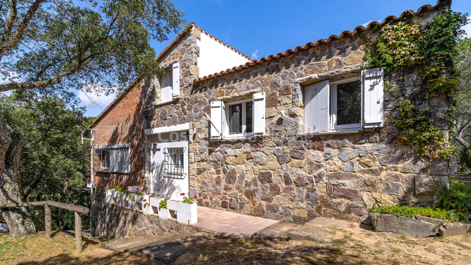 Vila rústica en venda a Castell-Platja d'Aro, Costa Brava