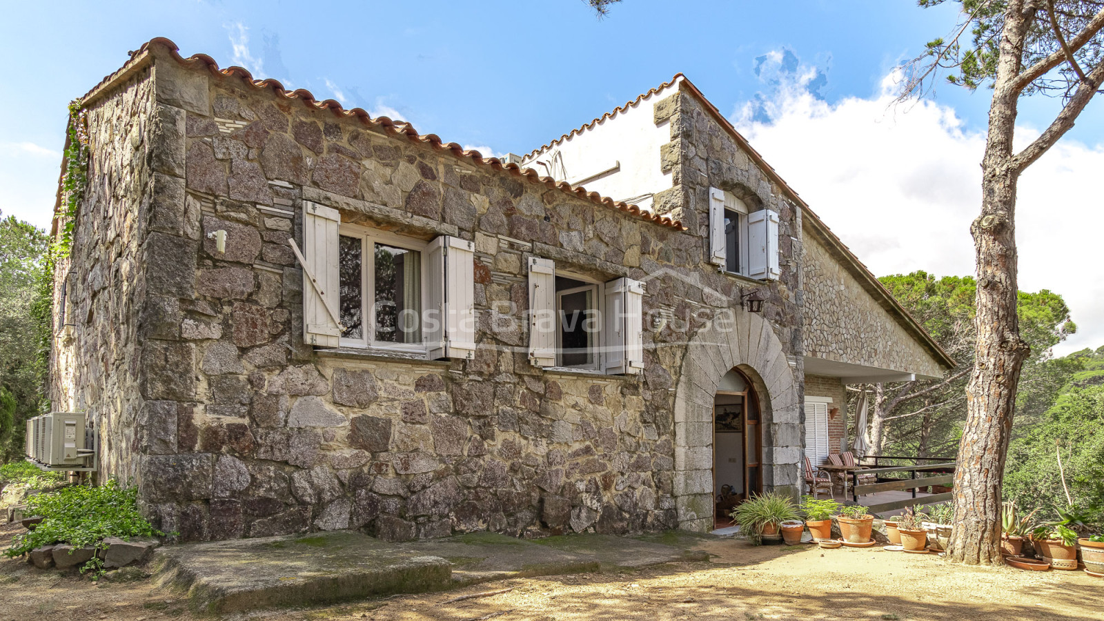 Vila rústica en venda a Castell-Platja d'Aro, Costa Brava