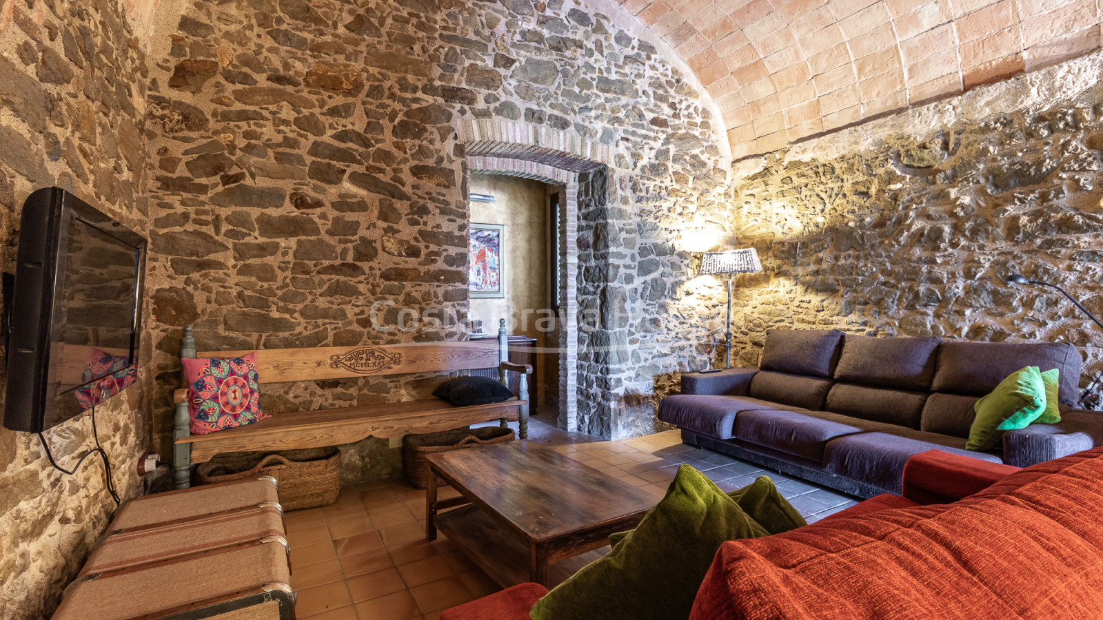 18th-century country house for sale in Baix Empordà with poo