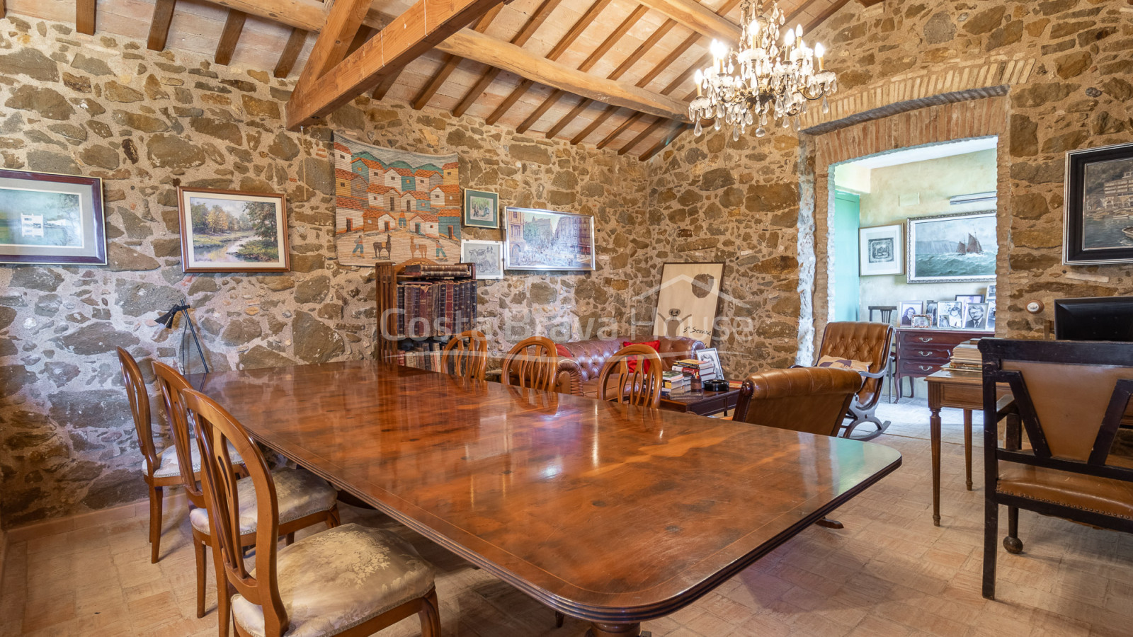 18th-century country house for sale in Baix Empordà with poo