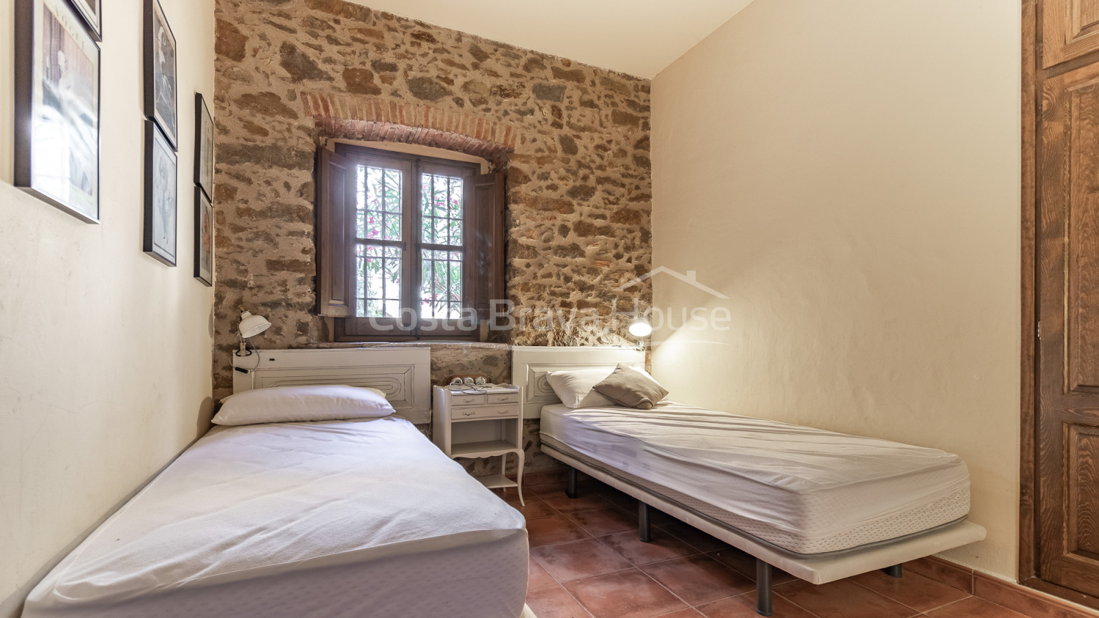 18th-century country house for sale in Baix Empordà with poo